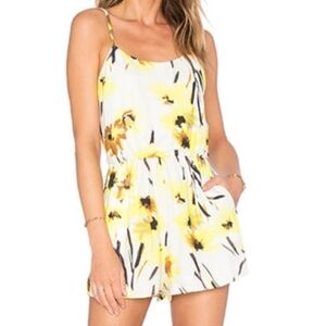 Alice And Olivia Romper White Buttery Yellow Daisy Field Floral Cassia Shorts  0